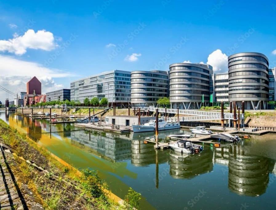 Onthepoint, Erdgeschoss, Abstellplatz Fuer Fahrraeder, City Und Innenhafen 5 Gehminuten!!! Duisburg Ngoại thất bức ảnh